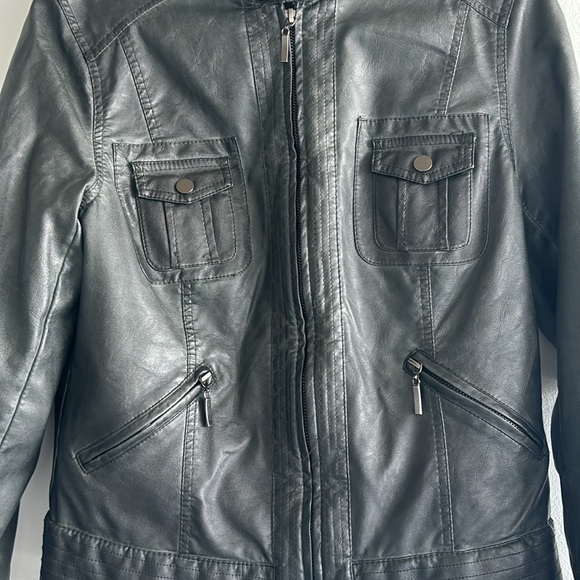 Studio M Classic Green Leather Jacket - Picture 3 of 12